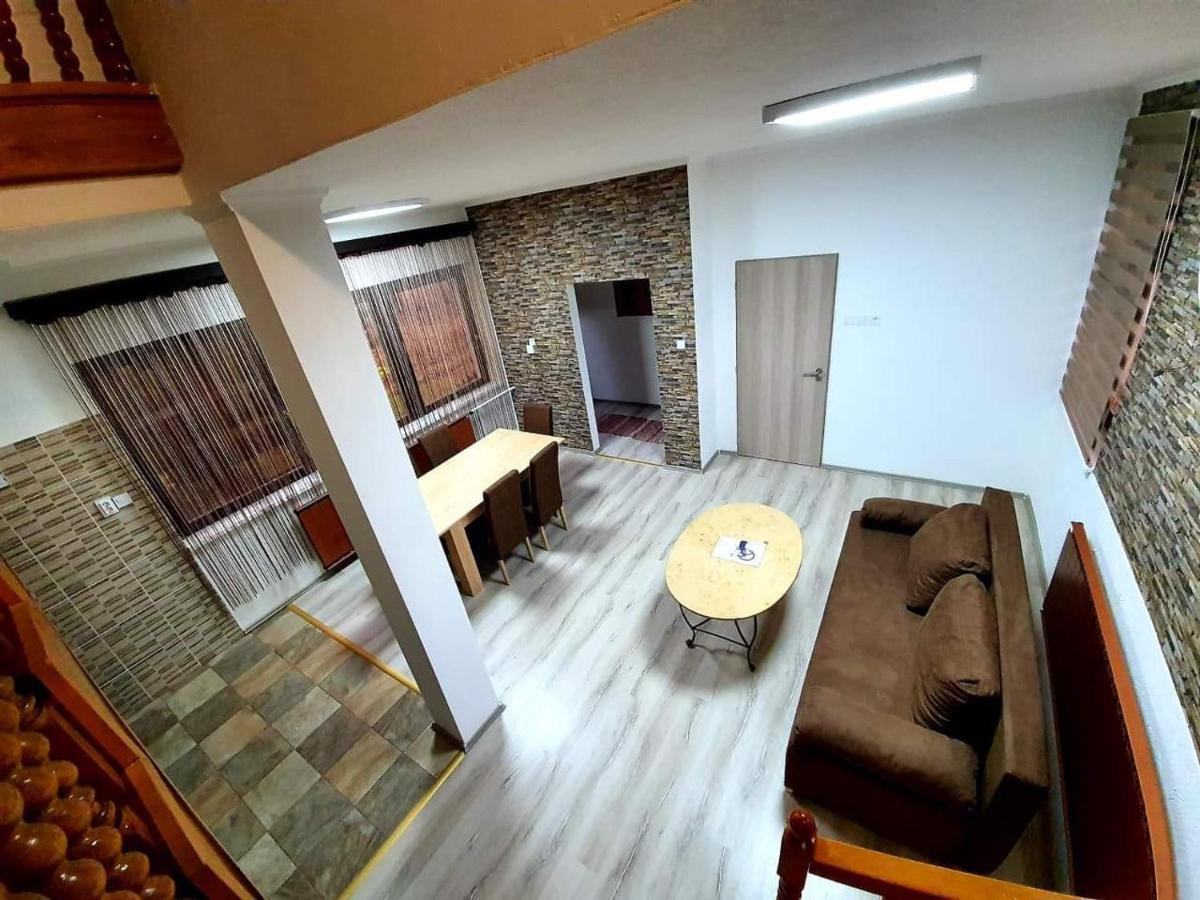 No1 Vendeghaz Hotel Parad Luaran gambar